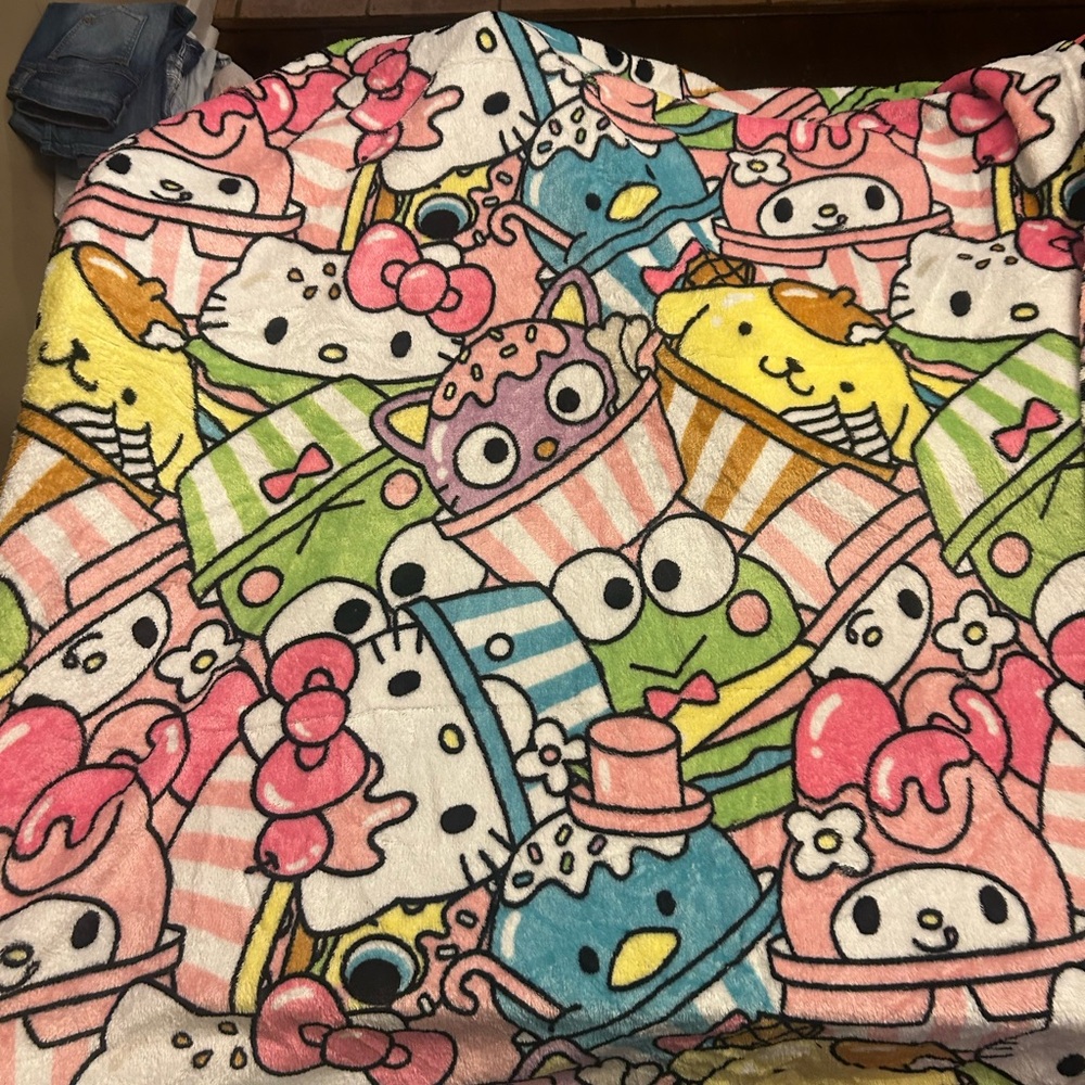 Hello Kitty Bundle - Picture 5 of 13